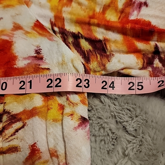 Terra & Sky Plus Size 1x Pullover V Neck Top, 3/4 Sleeve, Multicolor - Picture 9 of 10